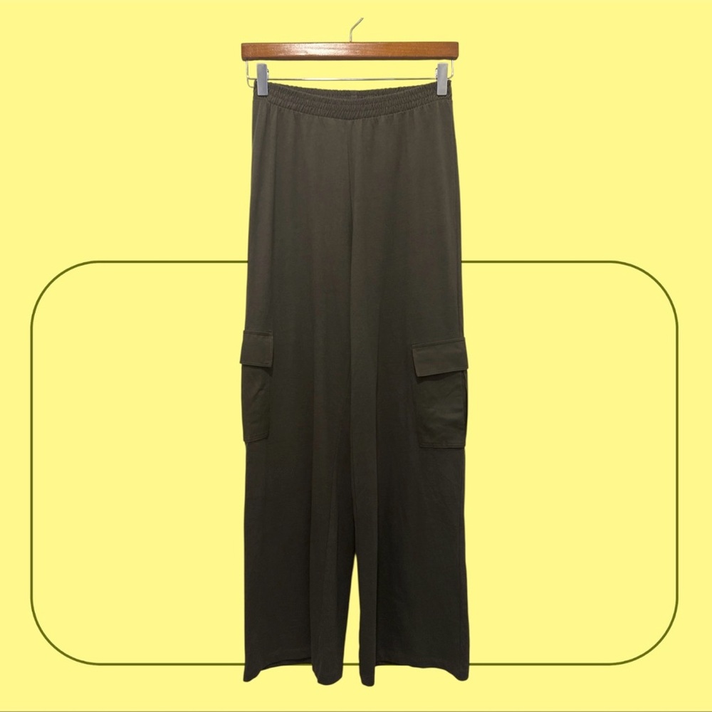 Zara Cargo Pants Size S Green Color With Pockets.